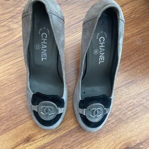 CHANEL Gray Suede Heels with Black Velvet Cap Toe and Silver CC Medallion